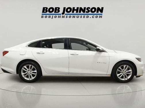 Summit White 2018 Chevrolet Malibu LT
