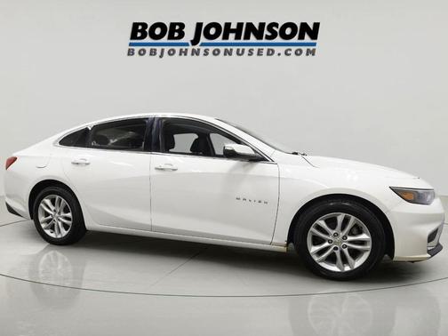 Summit White 2018 Chevrolet Malibu LT