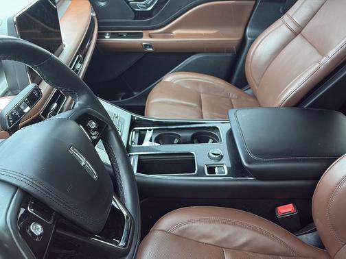 Infinite Black Metallic Clearcoat 2023 Lincoln Aviator Reserve AWD