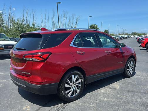 Cherry Red Tintcoat 2022 Chevrolet Equinox Premier w/1LZ