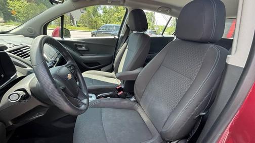 Red 2015 Chevrolet Trax 1LS