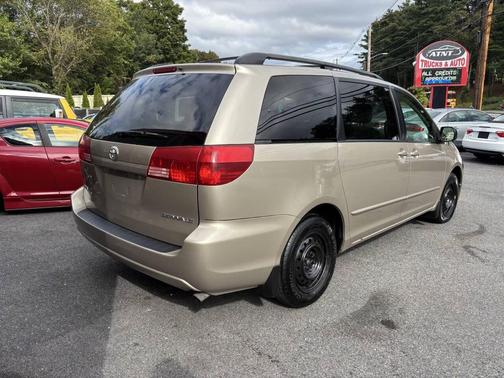 2005 Toyota Sienna LE