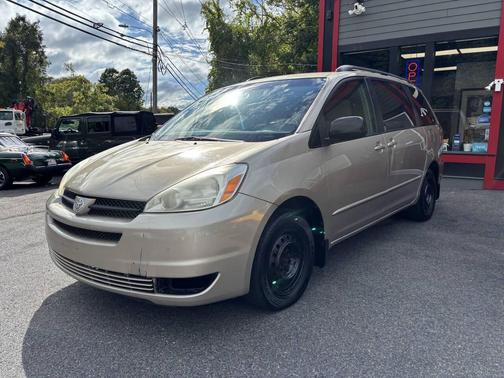 2005 Toyota Sienna LE