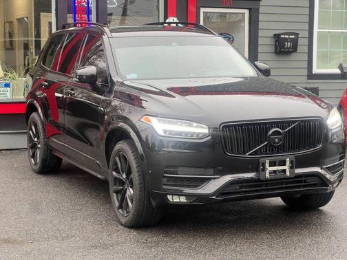 Onyx Black Metallic 2016 Volvo XC90 T6 Momentum