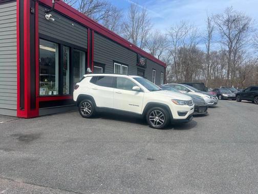 White Clearcoat 2018 Jeep Compass Latitude