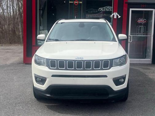 White Clearcoat 2018 Jeep Compass Latitude