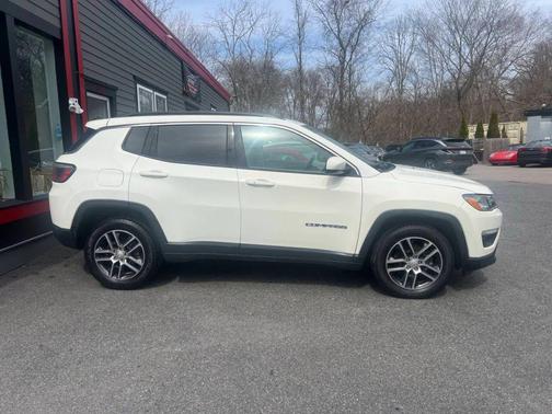 White Clearcoat 2018 Jeep Compass Latitude