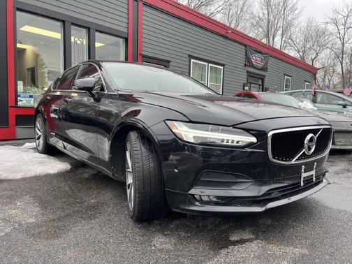 2017 Volvo S90 T6 Momentum