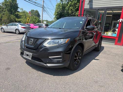 Black 2018 Nissan Rogue SV