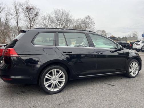 2015 Volkswagen Golf SportWagen TDI SE 4-Door