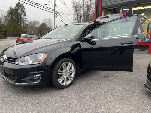 2015 Volkswagen Golf SportWagen TDI SE 4-Door