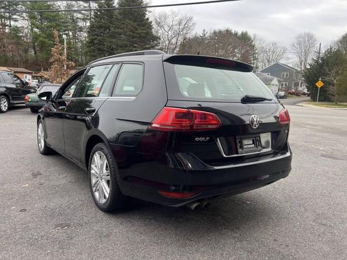 2015 Volkswagen Golf SportWagen TDI SE 4-Door