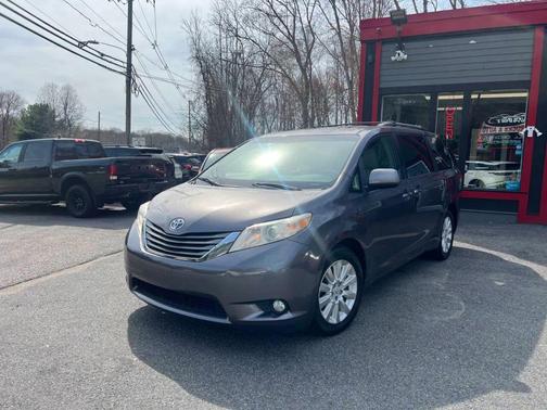 Charcoal 2012 Toyota Sienna XLE