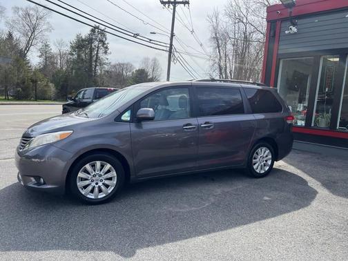 Charcoal 2012 Toyota Sienna XLE