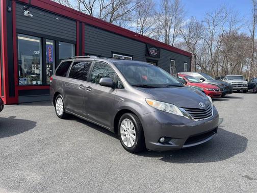 Charcoal 2012 Toyota Sienna XLE