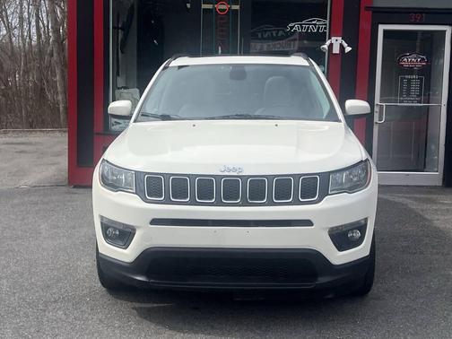 White Clearcoat 2018 Jeep Compass Latitude
