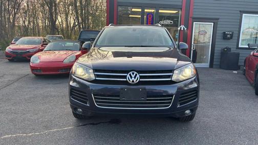 Night Blue Metallic 2014 Volkswagen Touareg TDI Sport