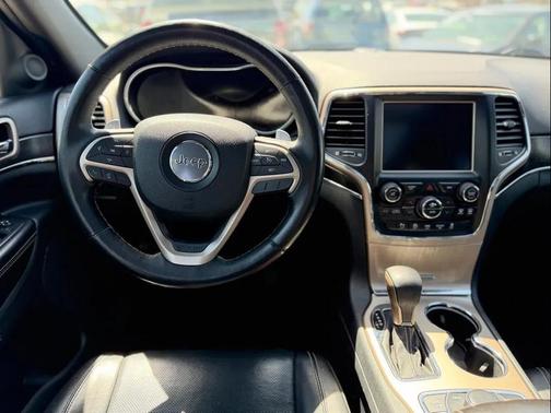 Diamond Black Crystal Pearlcoat 2017 Jeep Grand Cherokee Limited