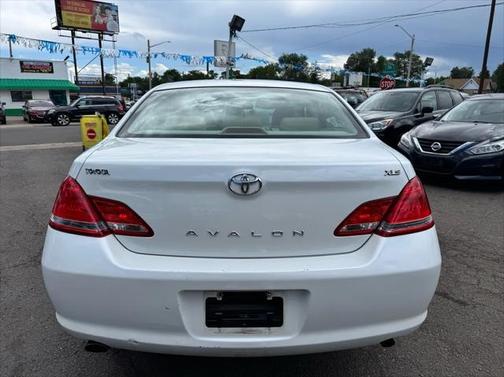 2005 Toyota Avalon XLS