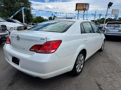 2005 Toyota Avalon XLS