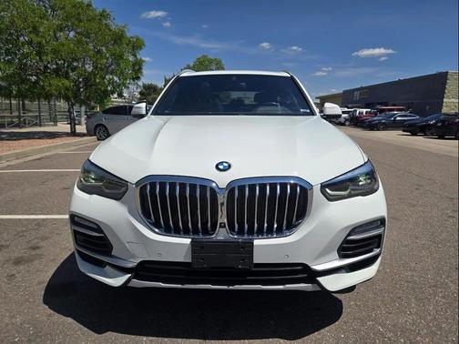 White 2021 BMW X5 PHEV xDrive45e