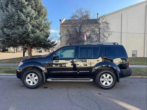 2011 Nissan Pathfinder SV
