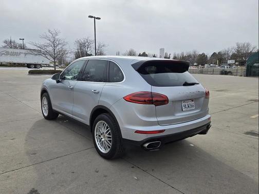 2016 Porsche Cayenne Cayenne