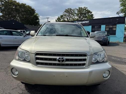 2001 Toyota Highlander Base