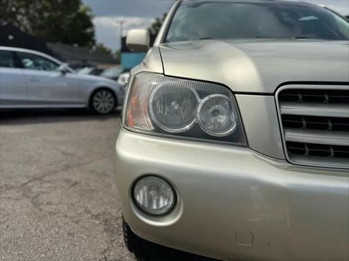 2001 Toyota Highlander Base