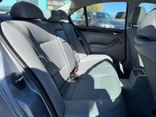 2005 BMW 325 