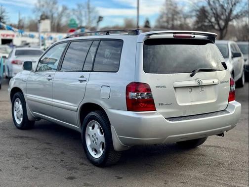 2004 Toyota Highlander Base