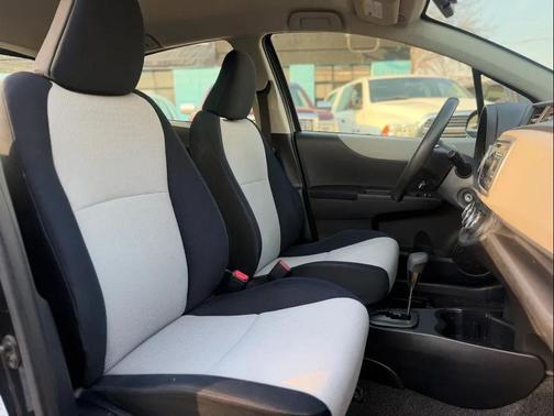 Black Sand Pearl 2012 Toyota Yaris L