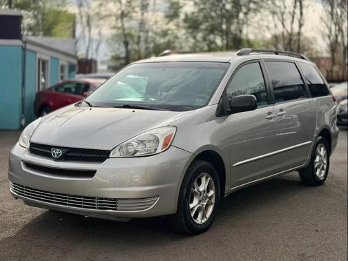 Silver Shadow Pearl 2005 Toyota Sienna LE
