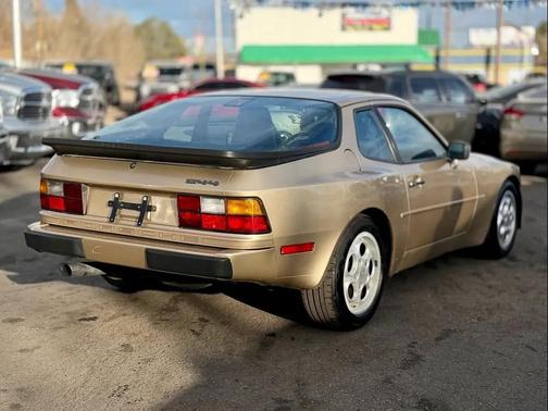 1988 Porsche 944 Base