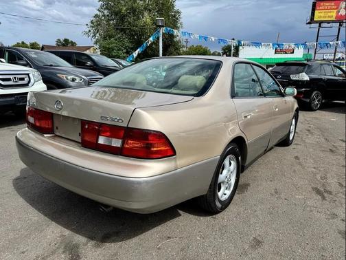 1999 Lexus ES 300 Base