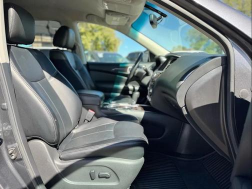 2014 Nissan Pathfinder SL