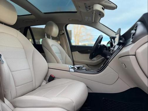 2017 Mercedes-Benz GLC 300 4MATIC