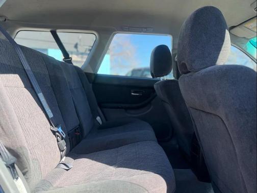 2000 Subaru Outback Base