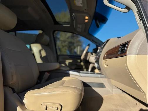2013 Nissan Armada Platinum