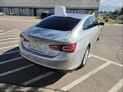 Silver Ice Metallic 2019 Chevrolet Malibu LT