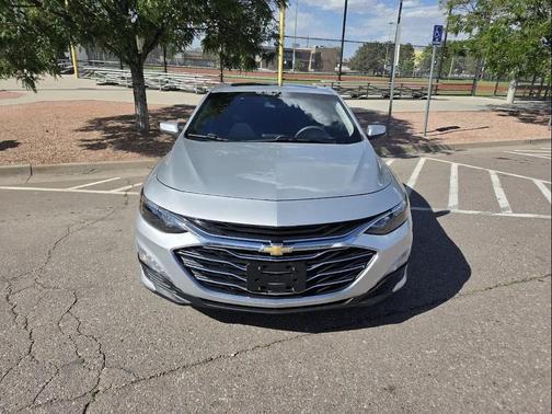 Silver Ice Metallic 2019 Chevrolet Malibu LT