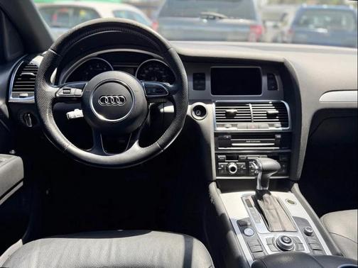 White 2014 Audi Q7 3.0T S line Prestige