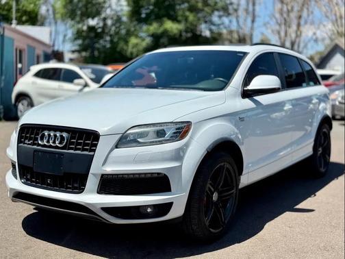 White 2014 Audi Q7 3.0T S line Prestige