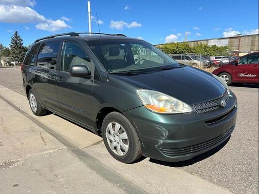 2004 Toyota Sienna LE