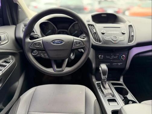 Oxford White 2017 Ford Escape S