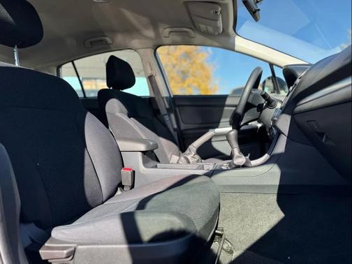 2016 Subaru Impreza 2.0i