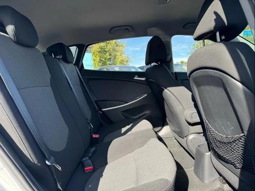 2012 Hyundai Accent GS