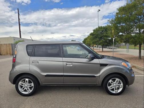 2010 Kia Soul +