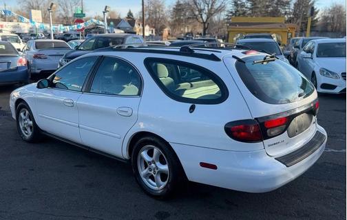 2003 Ford Taurus SE