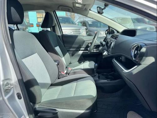 2016 Toyota Prius c Two